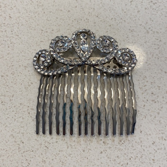 Vintage Inspired Crystal Hair Comb - Picture 2 of 4